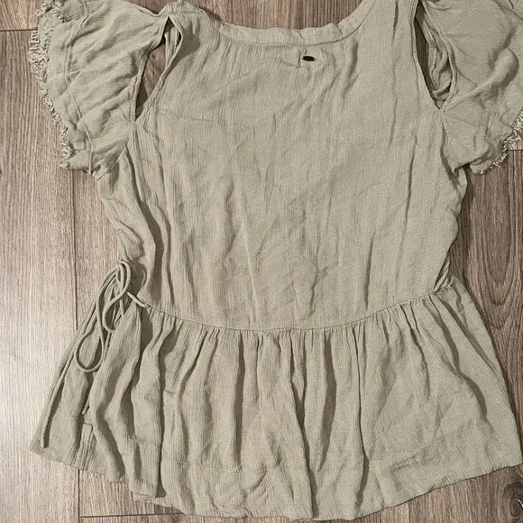 O'Neill Sage Green Ruffle Sleeve Blouse Women’s - Picture 8 of 9